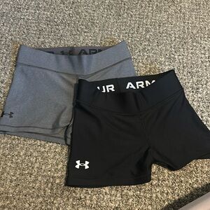 Under armour shorts SMALL